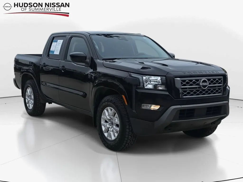 2022 Nissan Frontier SV's photo