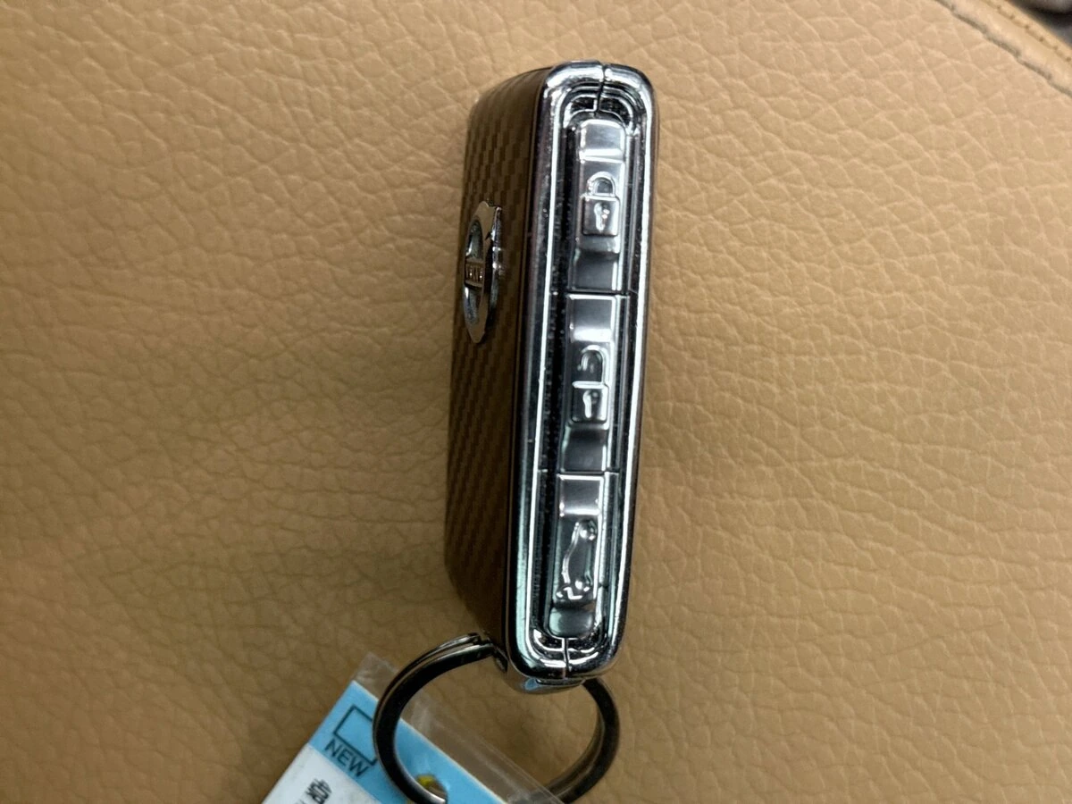 2020 Volvo - image 10