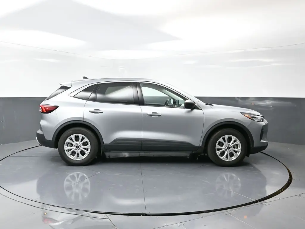 2024 Ford Escape Active photo 2