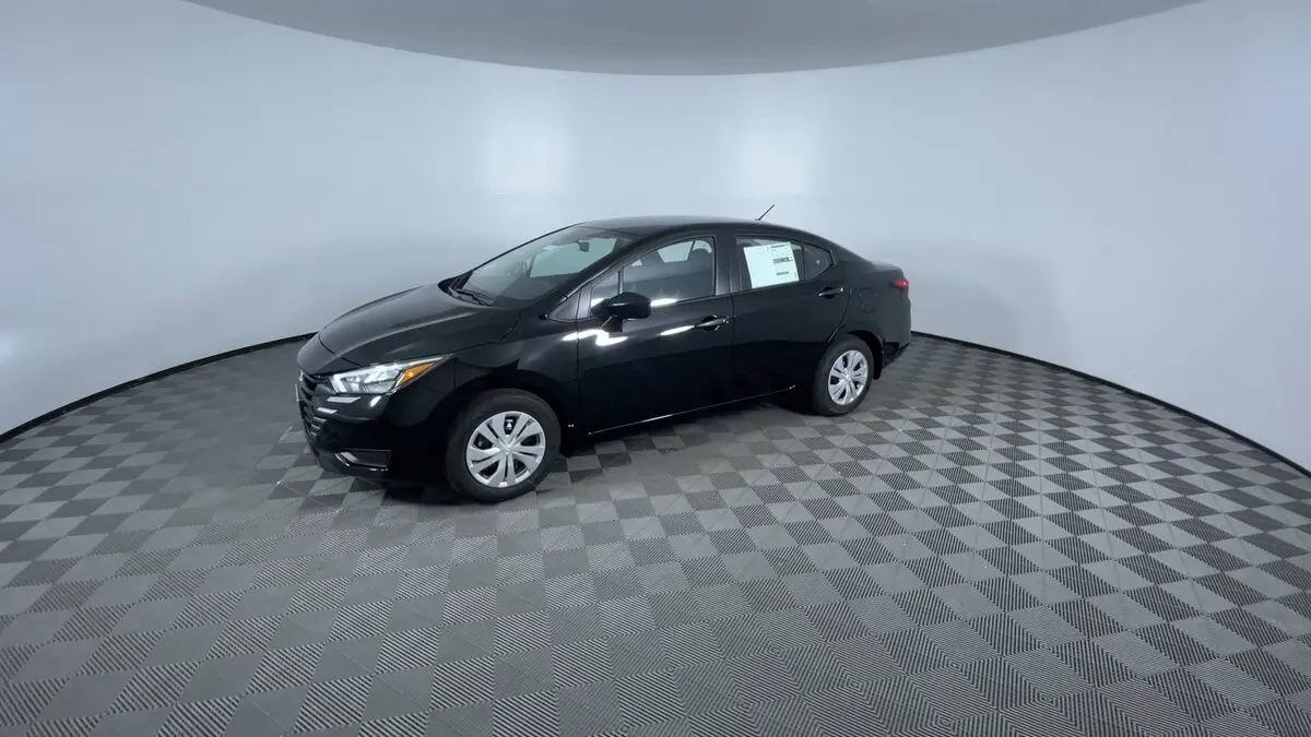 2025 Nissan Versa S photo 3
