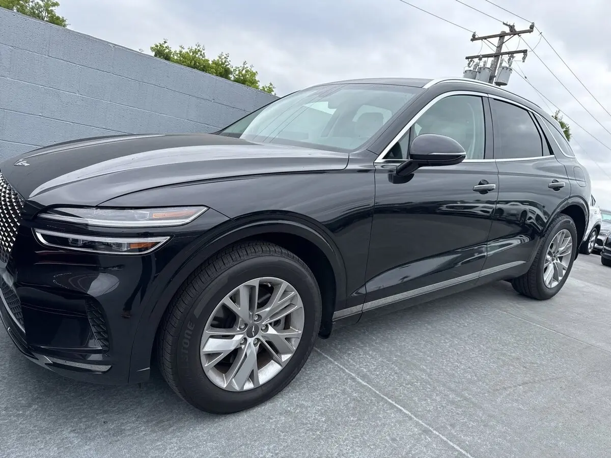 2023 GENESIS GV70 Standard