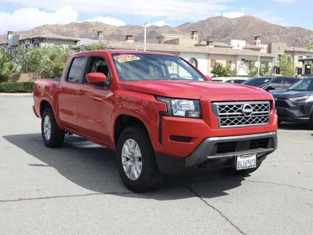2023 Nissan Frontier SV's photo