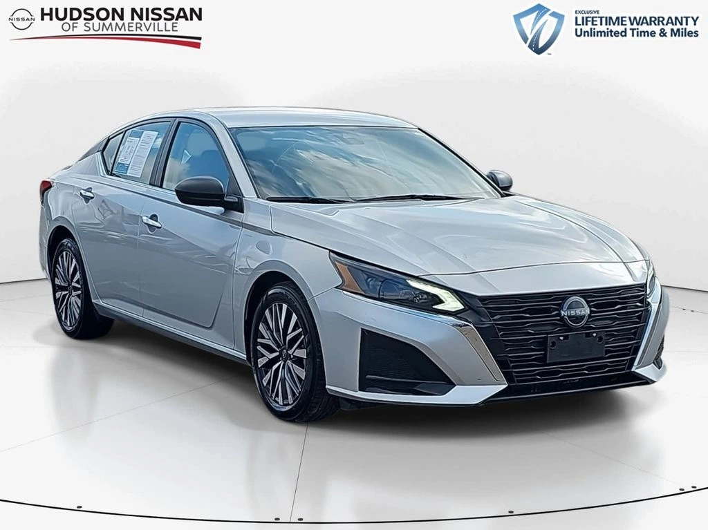 2024 Nissan Altima SV