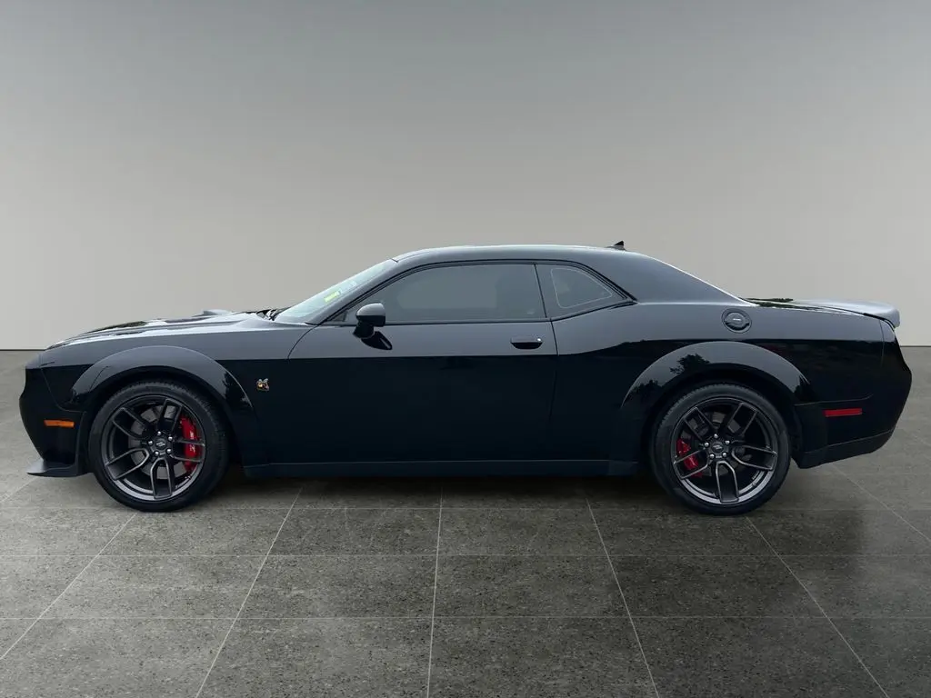 2021 Dodge Challenger R/T Scat Pack Widebody photo 4