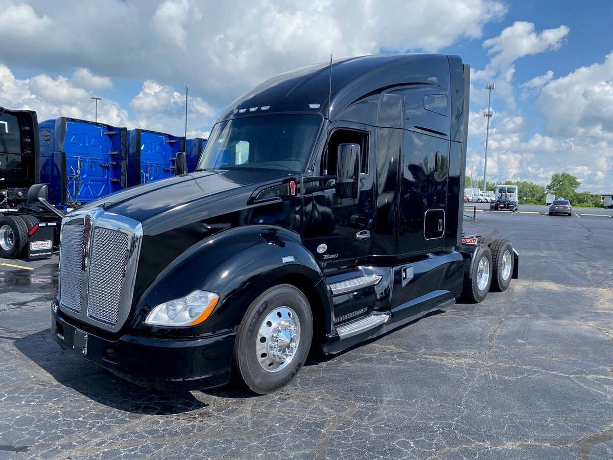 2023 Kenworth T680 - image 1