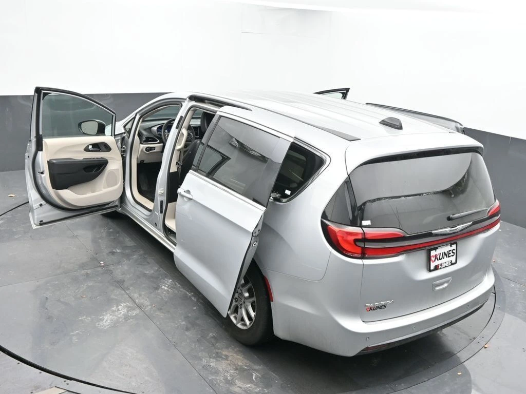 2024 Chrysler Pacifica Touring L - Photo 65