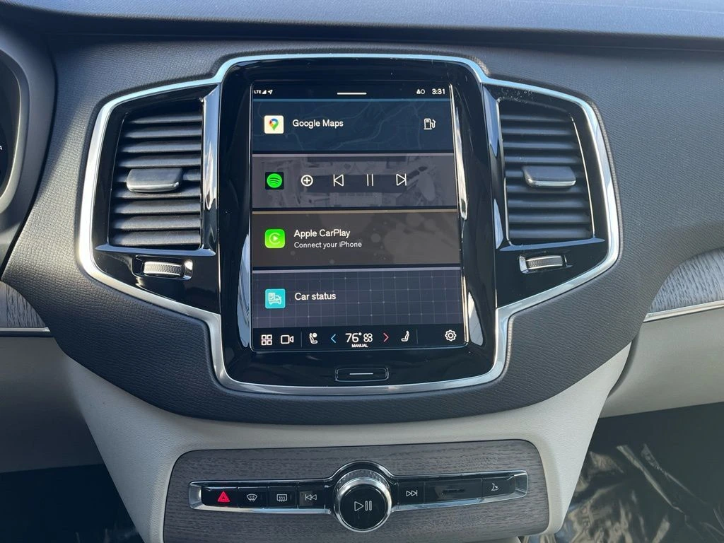 2025 Volvo - image 19