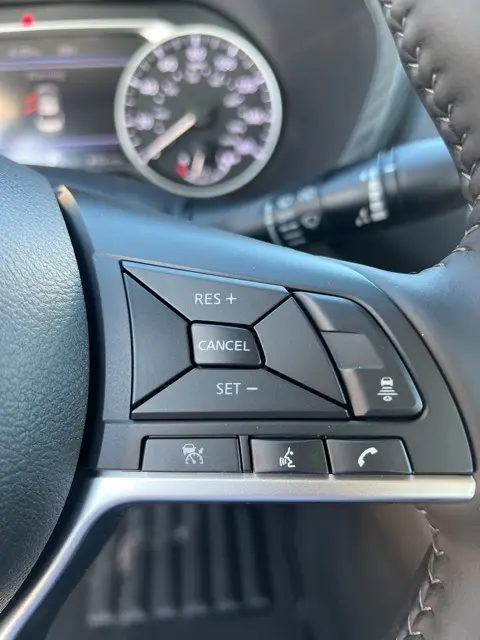 2025 Nissan Sentra SV photo 13