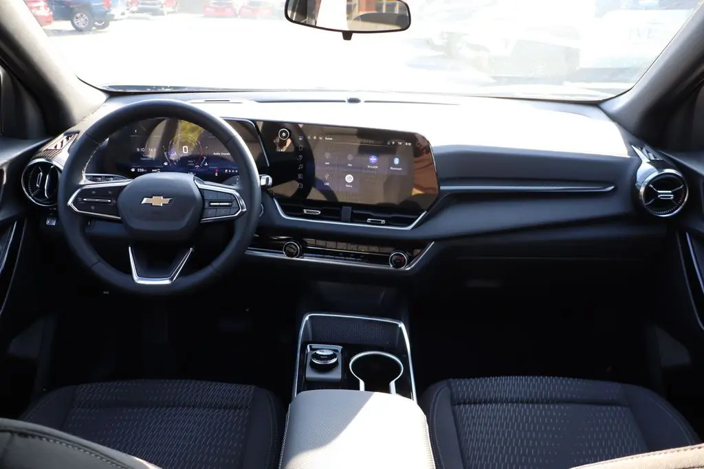 2026 Chevrolet Equinox LT photo 31
