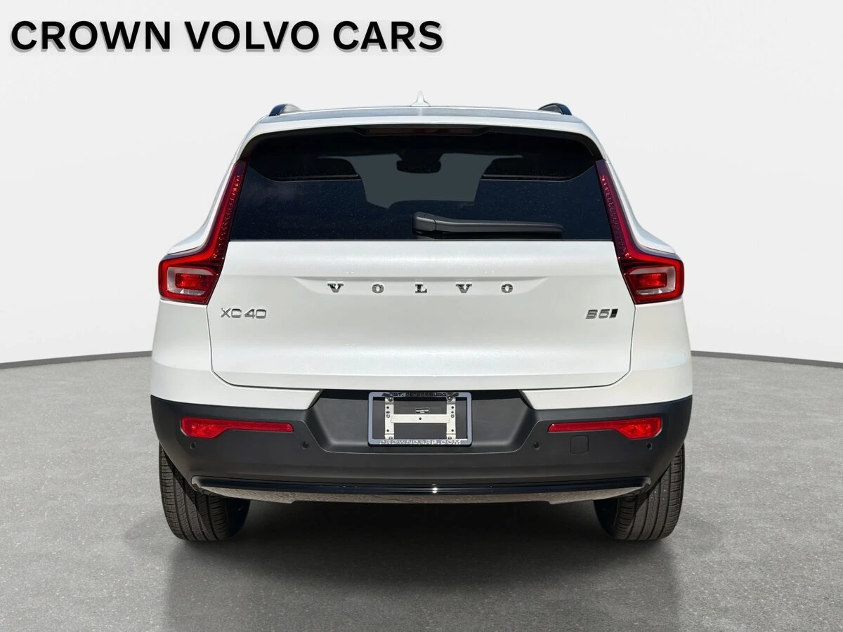 2026 Volvo - image 6