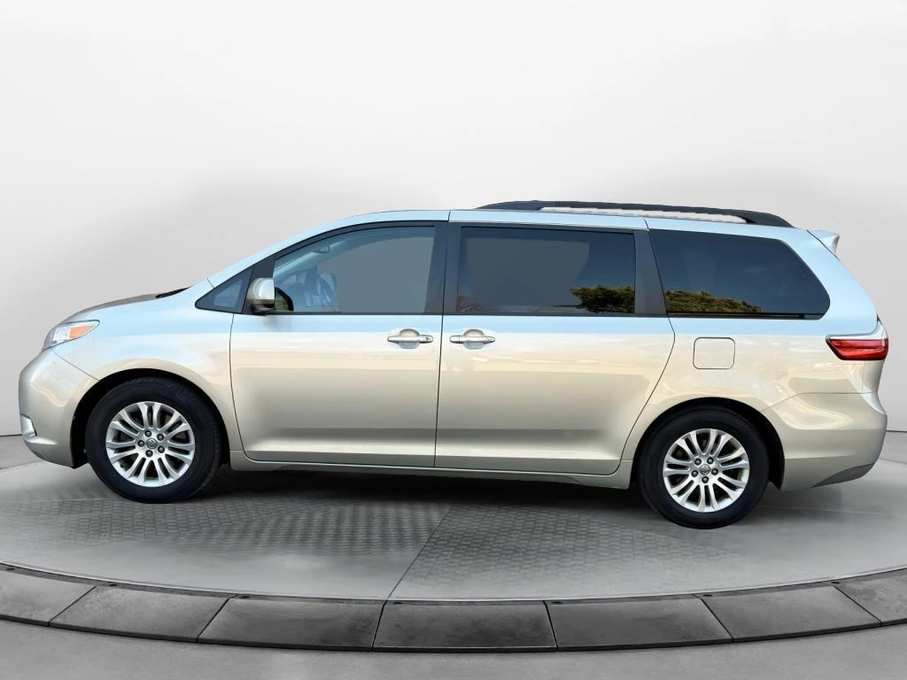 Used 2015 Toyota Sienna XLE with VIN 5TDYK3DC7FS617260 for sale in Kansas City