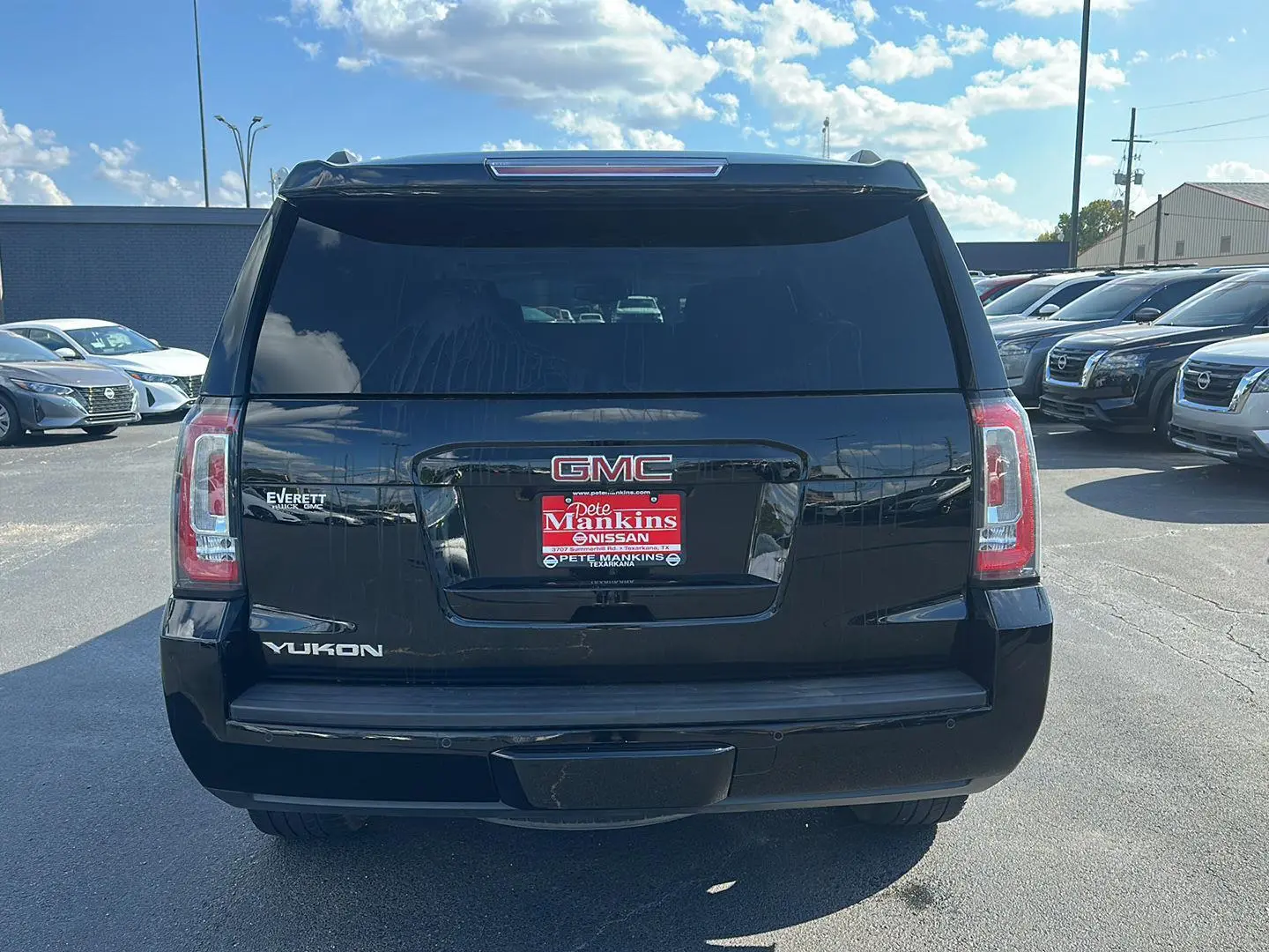 2017 Gmc Yukon SLT photo 4