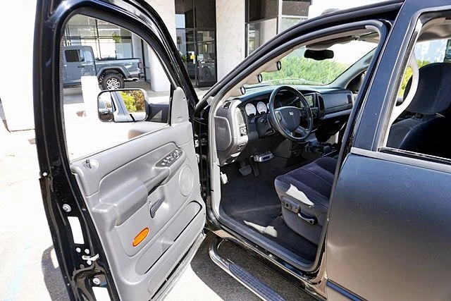 2005 Dodge Ram 3500 Pickup SLT - Photo 46