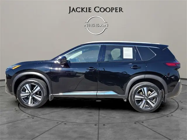 2023 Nissan Rogue SL photo 2