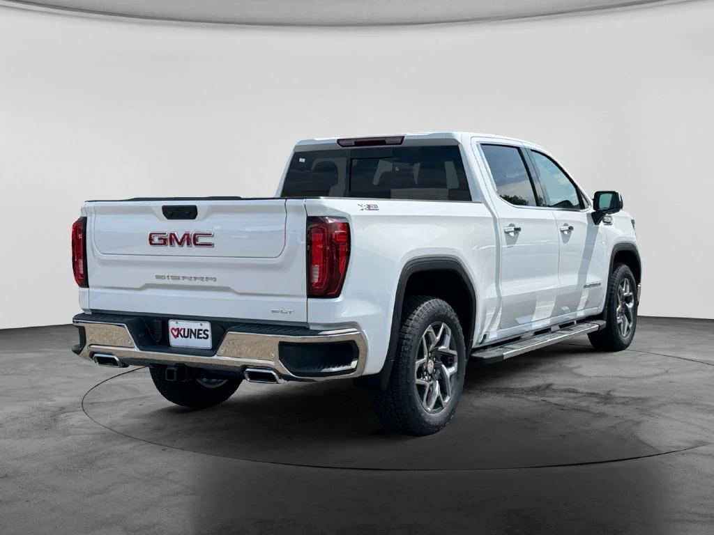 2026 GMC Sierra 1500 SLT - Photo 8