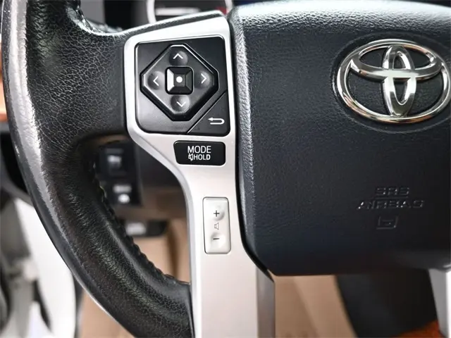 2016 Toyota Tundra Platinum photo 17