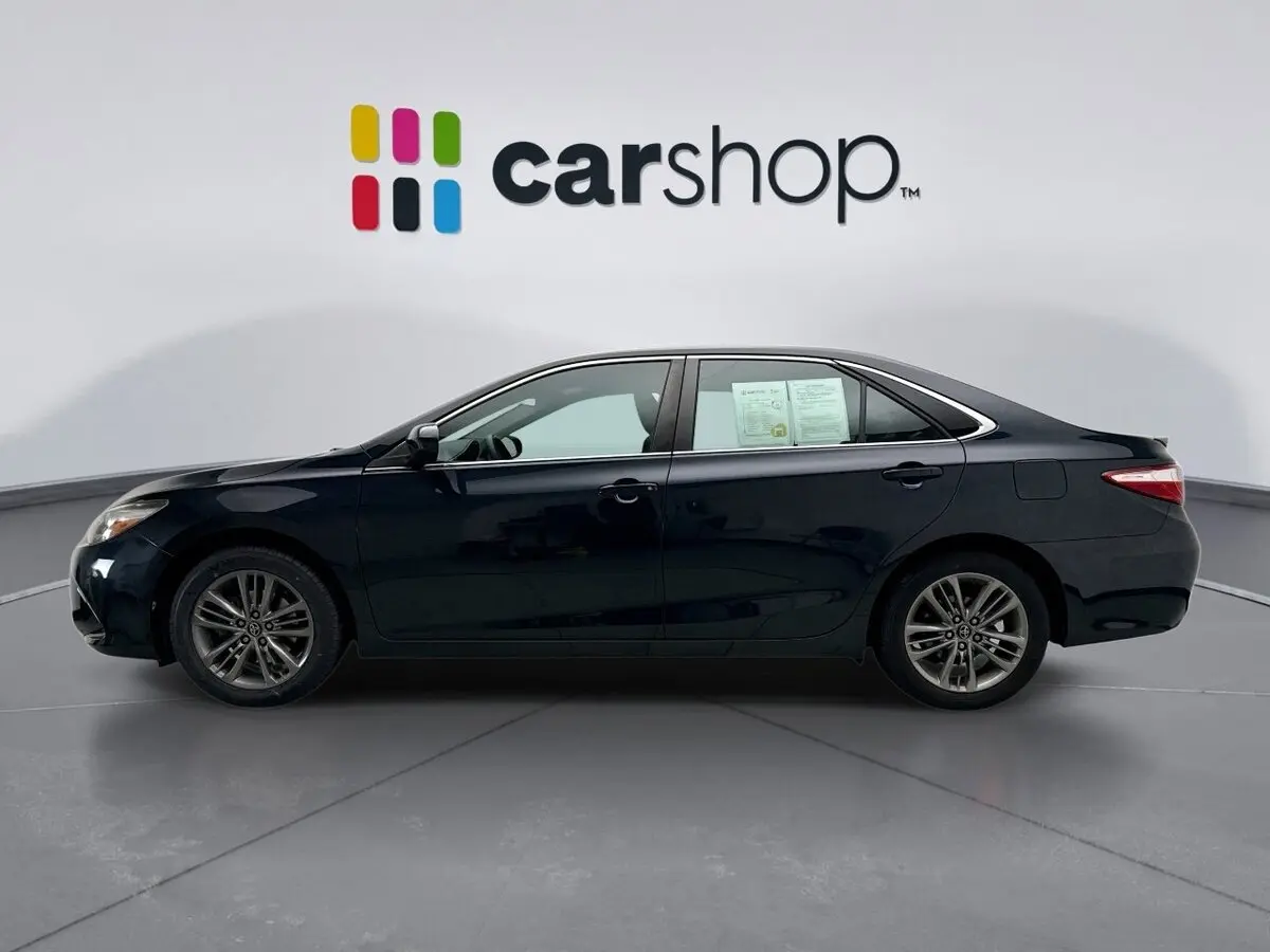 2017 Toyota Camry XLE XSE photo 2