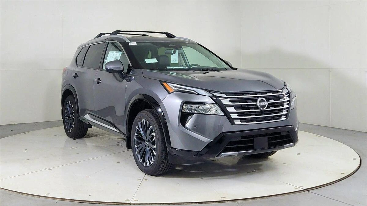 2026 Nissan Rogue Platinum's photo