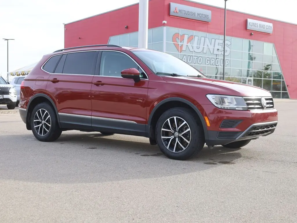 Used 2021 Volkswagen Tiguan SE with VIN 3VV3B7AX4MM017903 for sale in Madison, WI