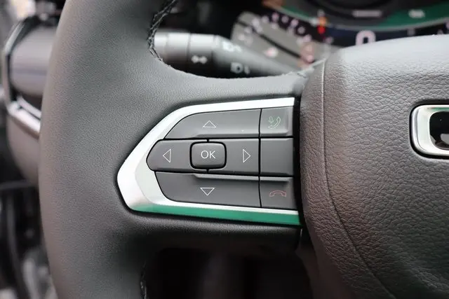2025 Jeep Compass Latitude photo 10