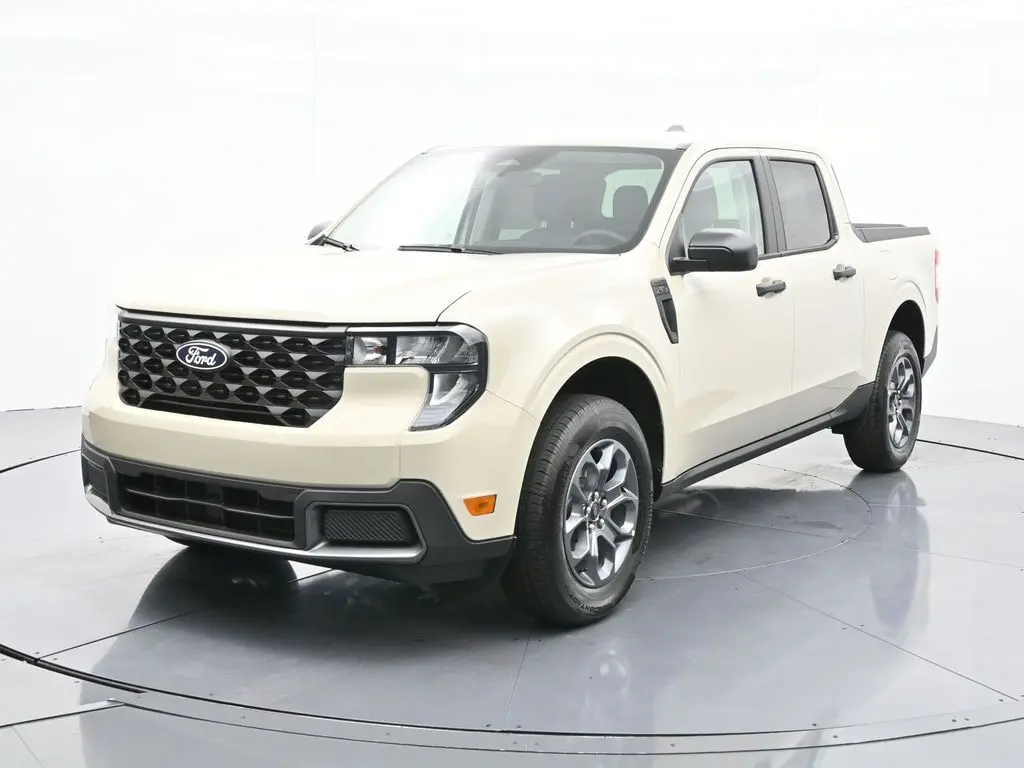 2025 Ford Maverick XLT's photo