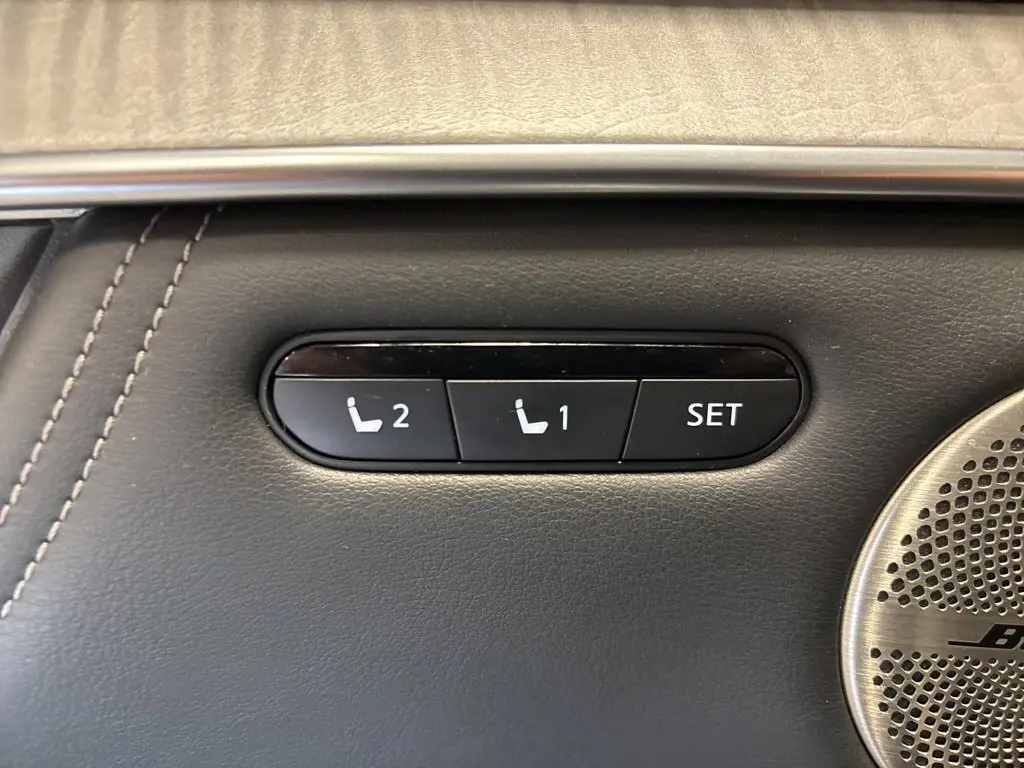 2019 Infiniti QX50 Essential AWD photo 18
