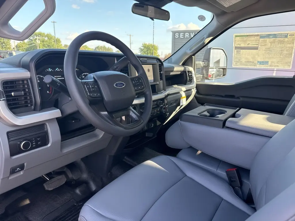 2026 Ford F-350 photo 13