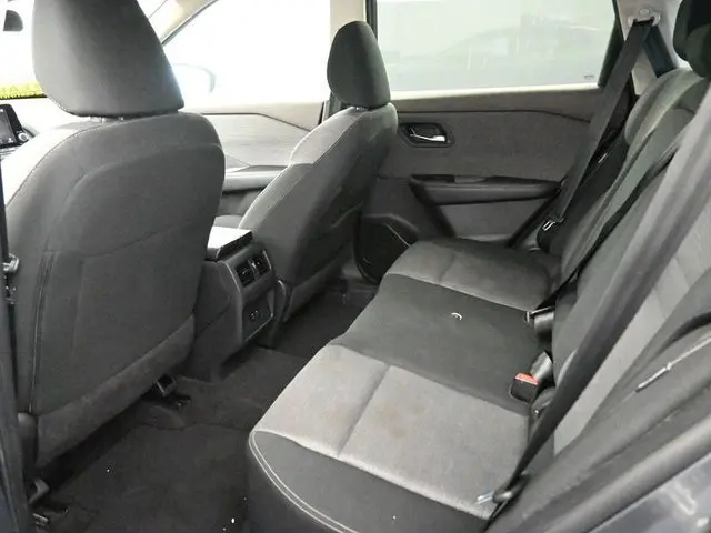 2023 Nissan Rogue SV photo 9