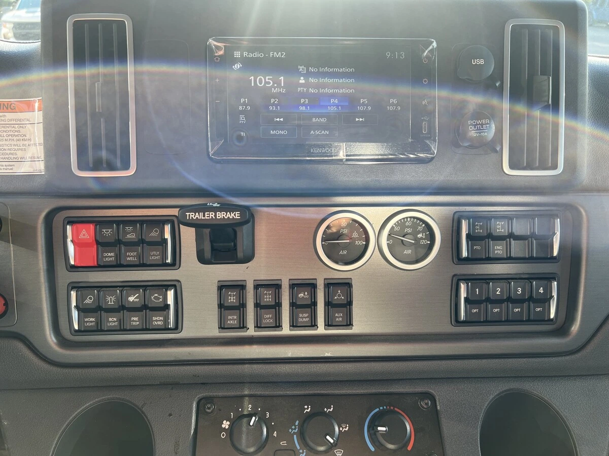 2027 Freightliner M2 106 — photo 7