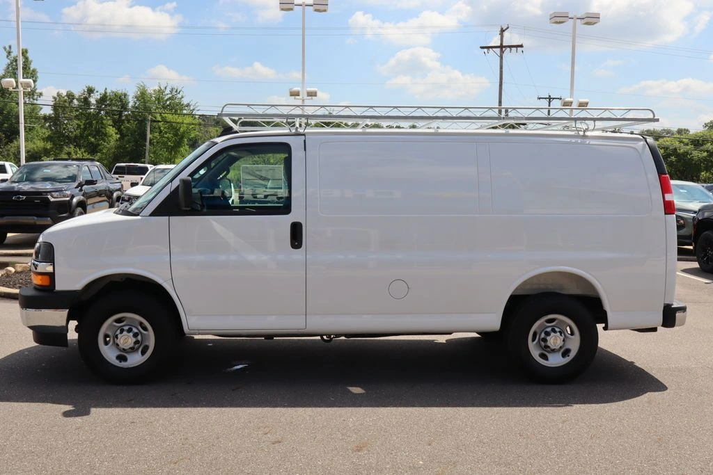 2025 Chevrolet Express Cargo Work Van - Photo 21