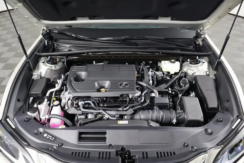 2025 Lexus ES 300h photo 8
