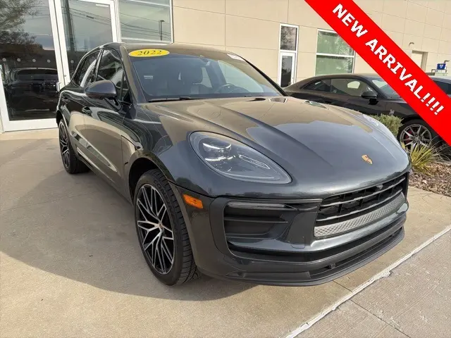 2022 Porsche Macan Base