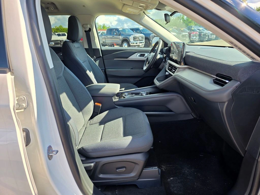 2025 Ford Explorer Active - Photo 32