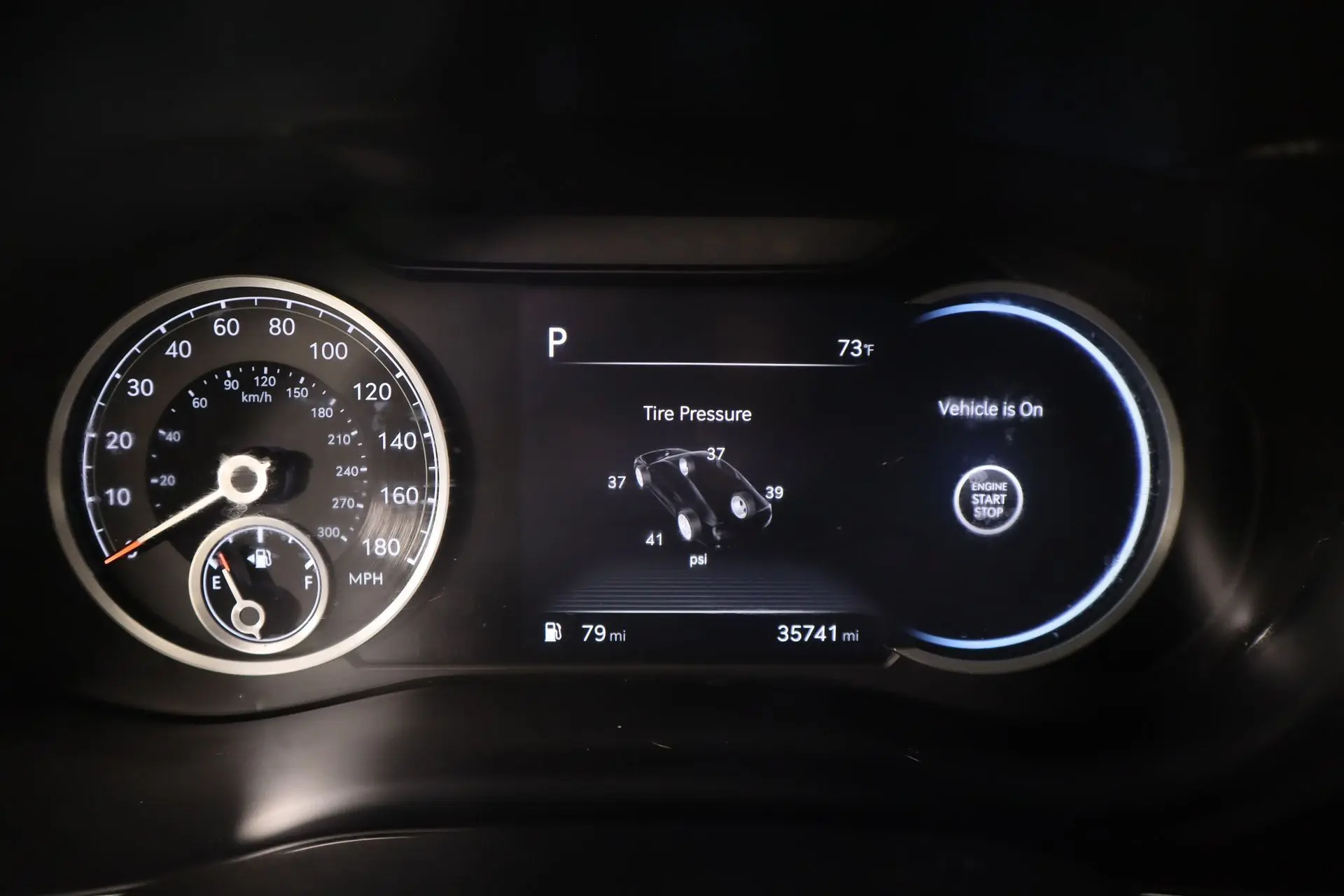 2023 Genesis G70 3.3T photo 4