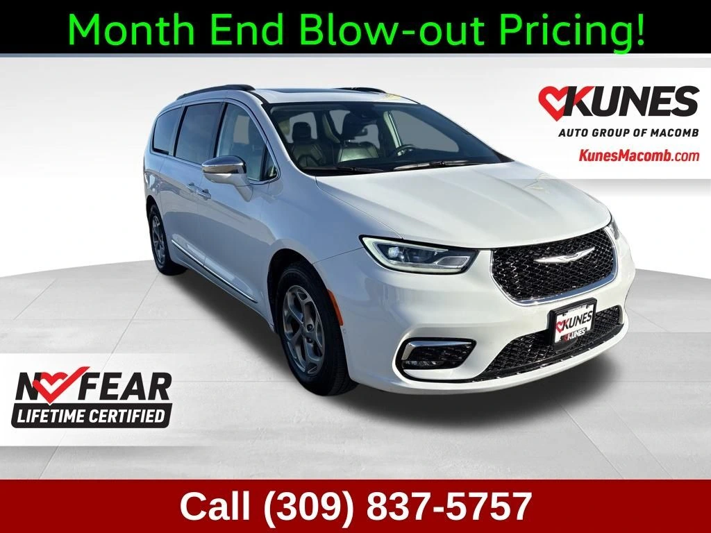 2022 Chrysler Pacifica Limited's photo