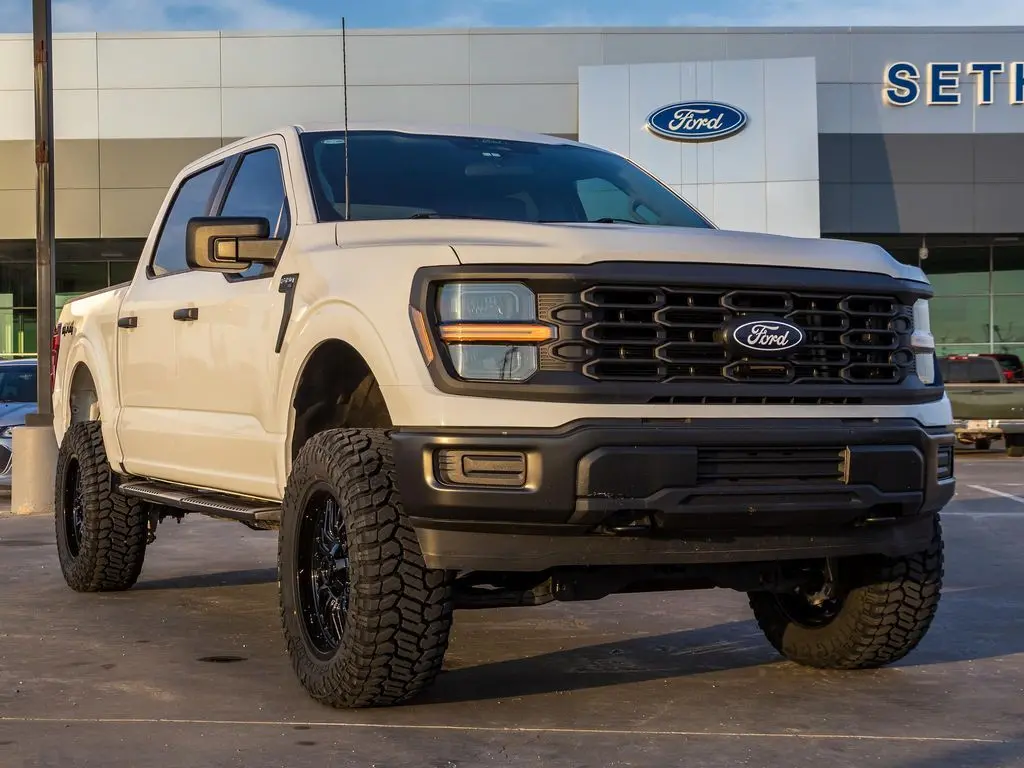 2024 Ford F-150 XLT photo 3