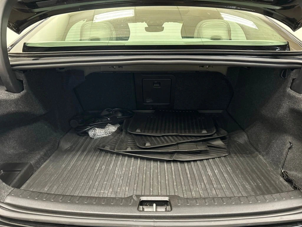 2023 Volvo - image 5