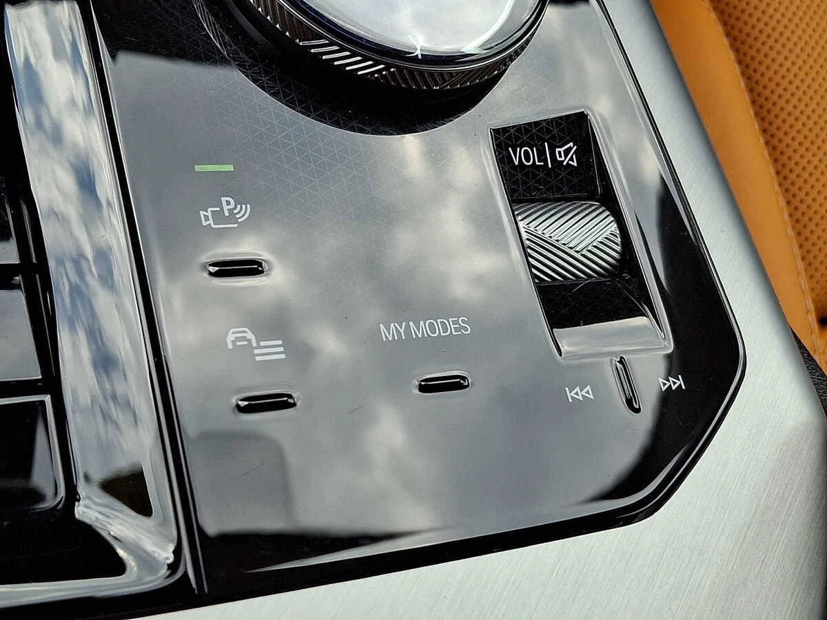 2026 BMW X3 30 - Photo 21