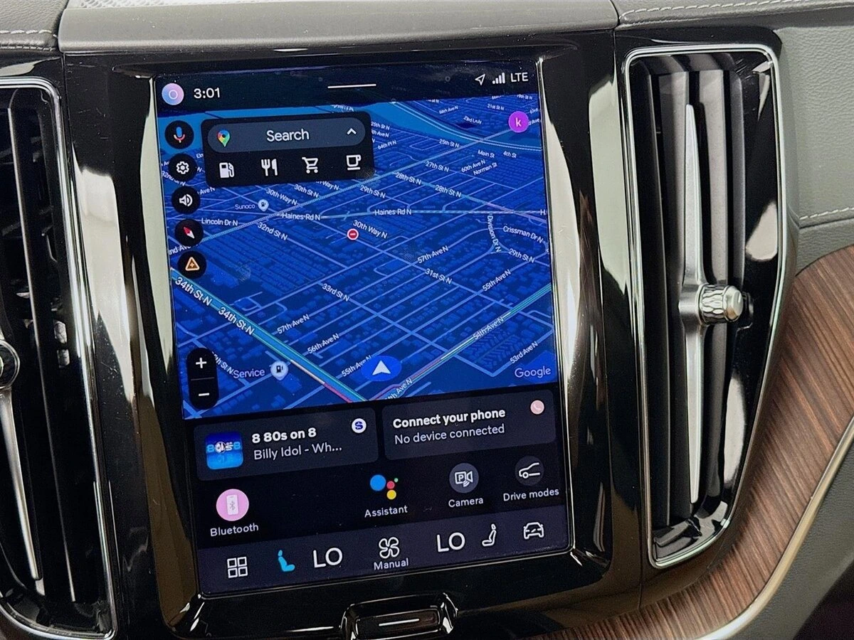 2023 Volvo - image 16