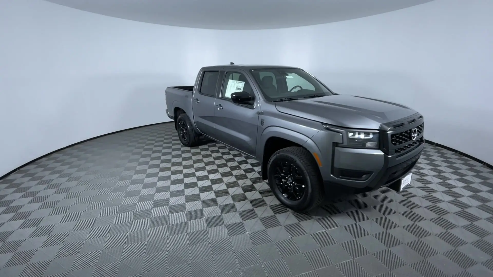 2026 Nissan Frontier Crew Cab SV photo 2