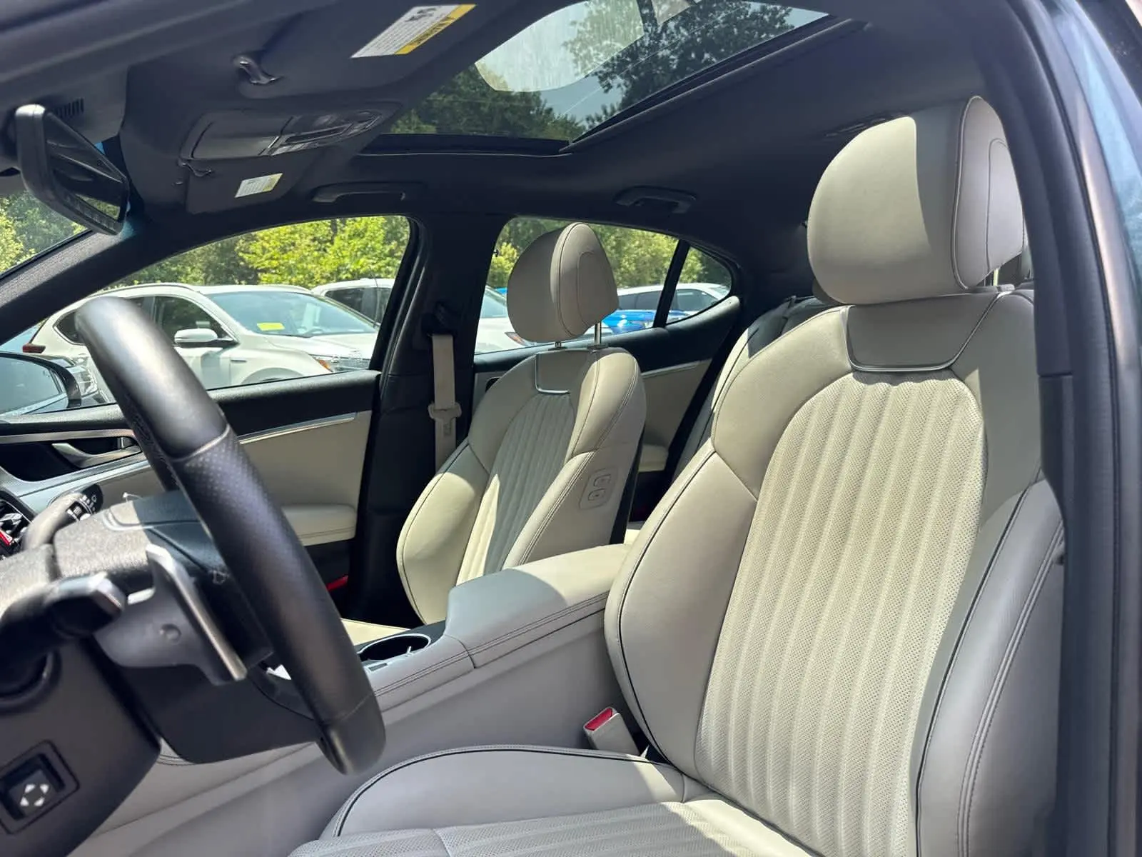 2022 Genesis G70 2.0T photo 13