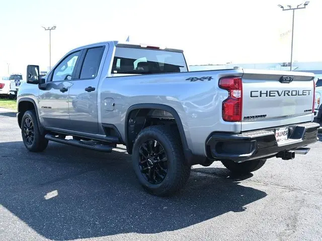 2026 Chevrolet Silverado 2500HD Custom photo 6