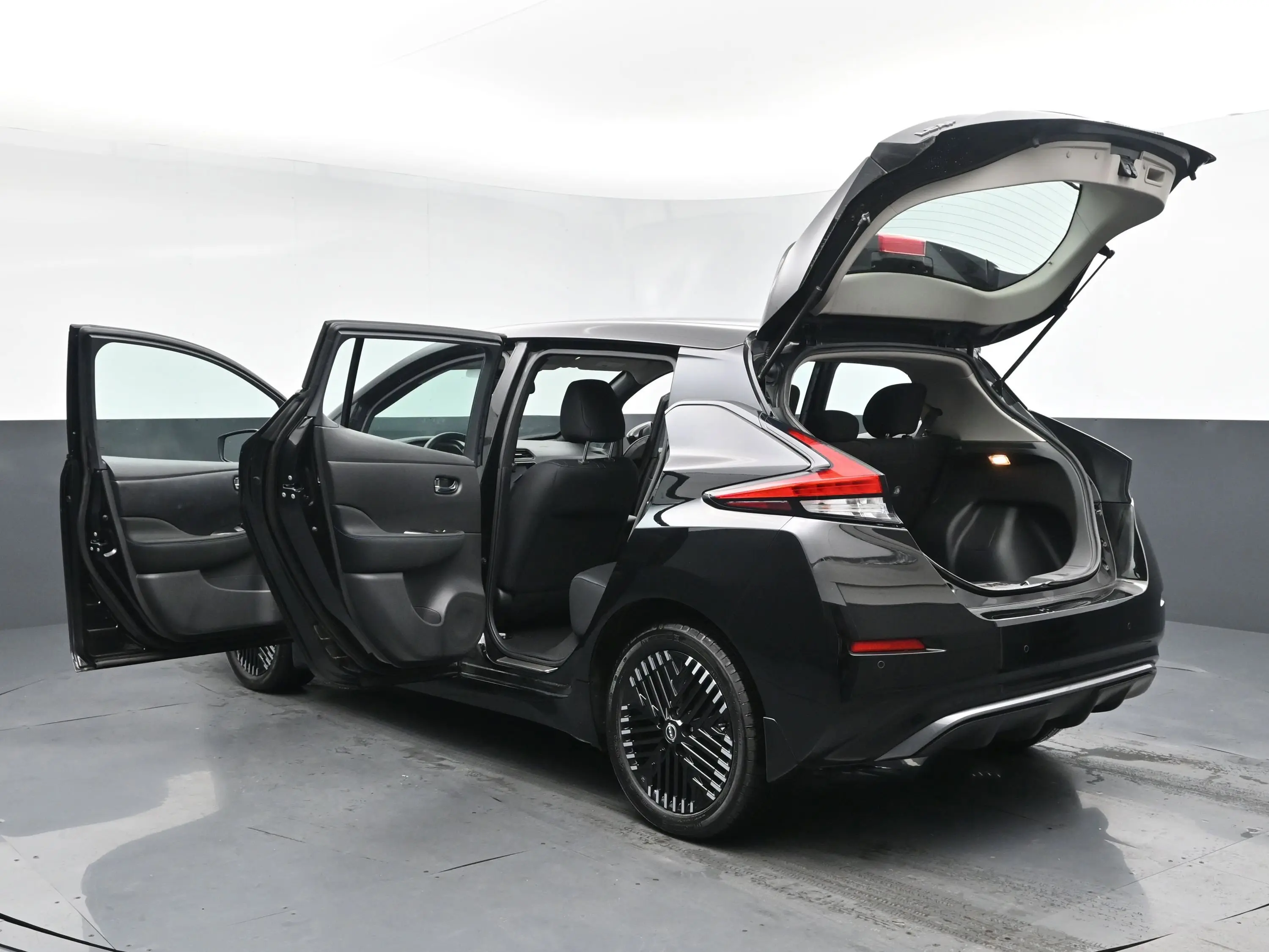 2023 Nissan Leaf SV Plus photo 32