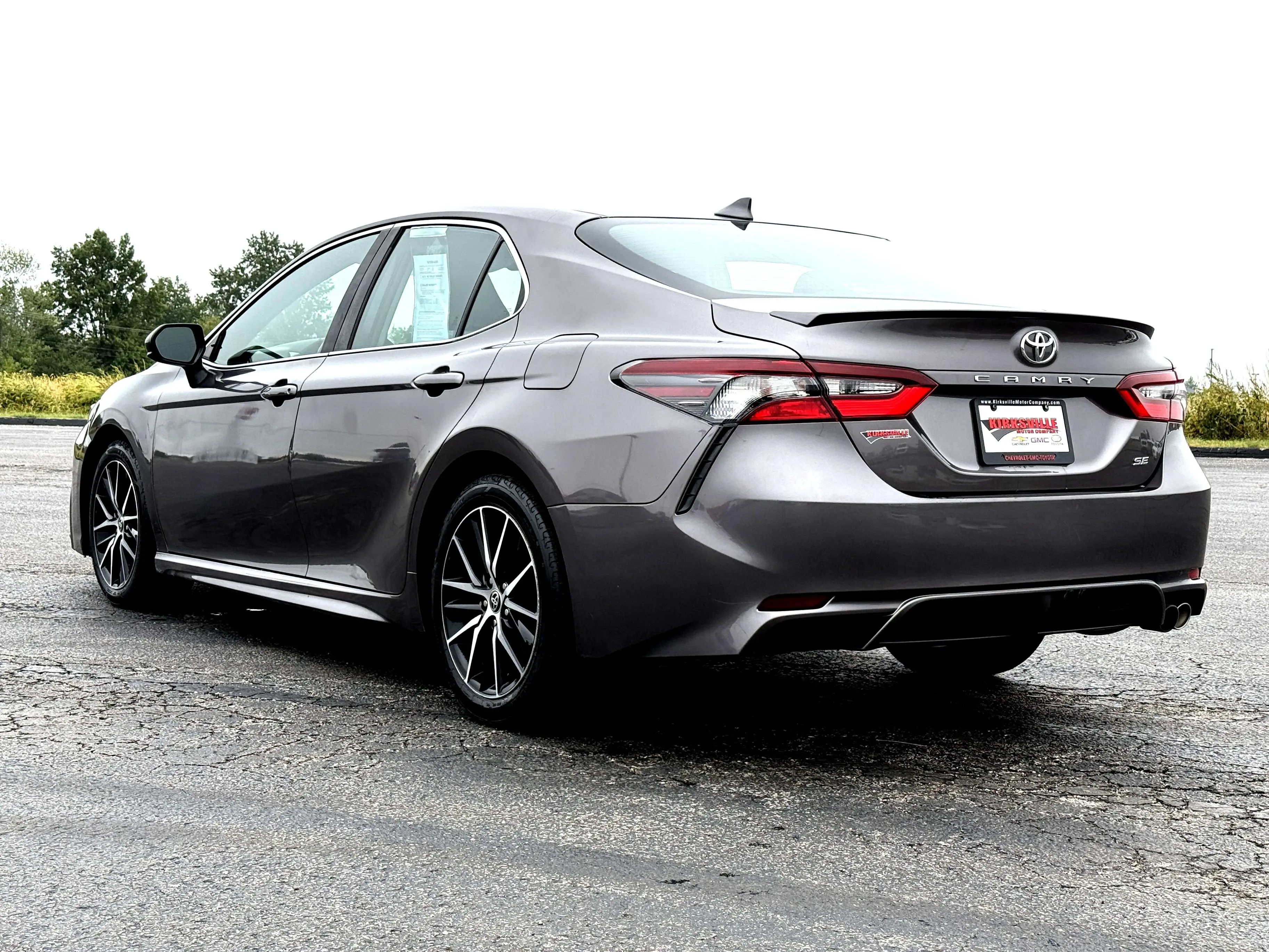 2021 Toyota Camry SE photo 5