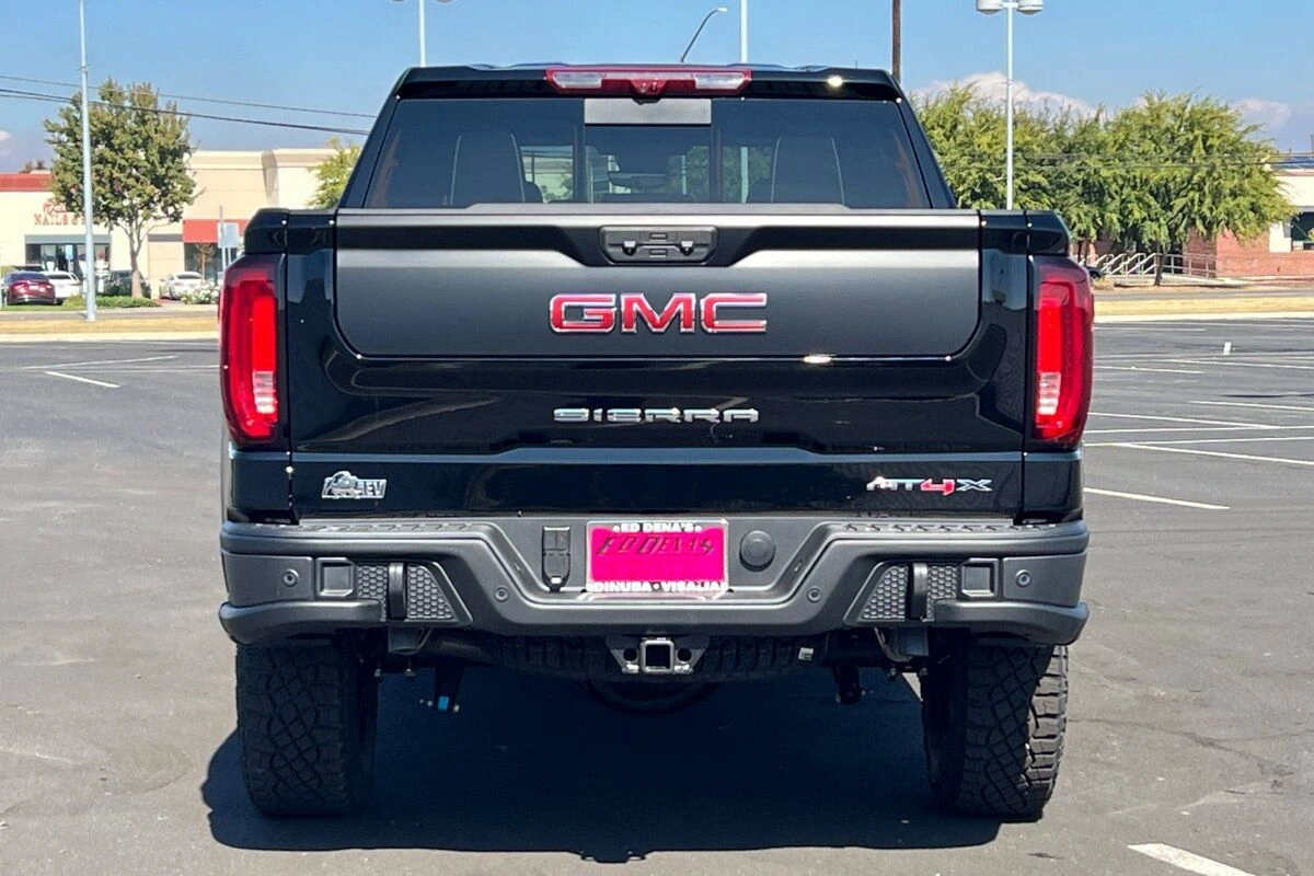 2026 GMC Sierra 1500 AT4X - Photo 6