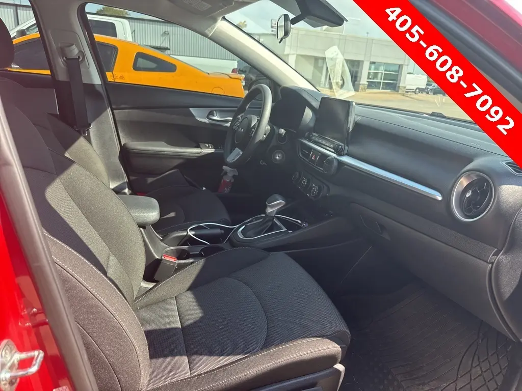 2022 Kia Forte LXS photo 9