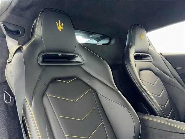 2022 Maserati MC20 Base photo 22