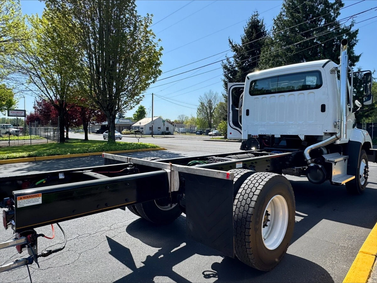 2025 Freightliner 108SD in Portland, OR — photo 8
