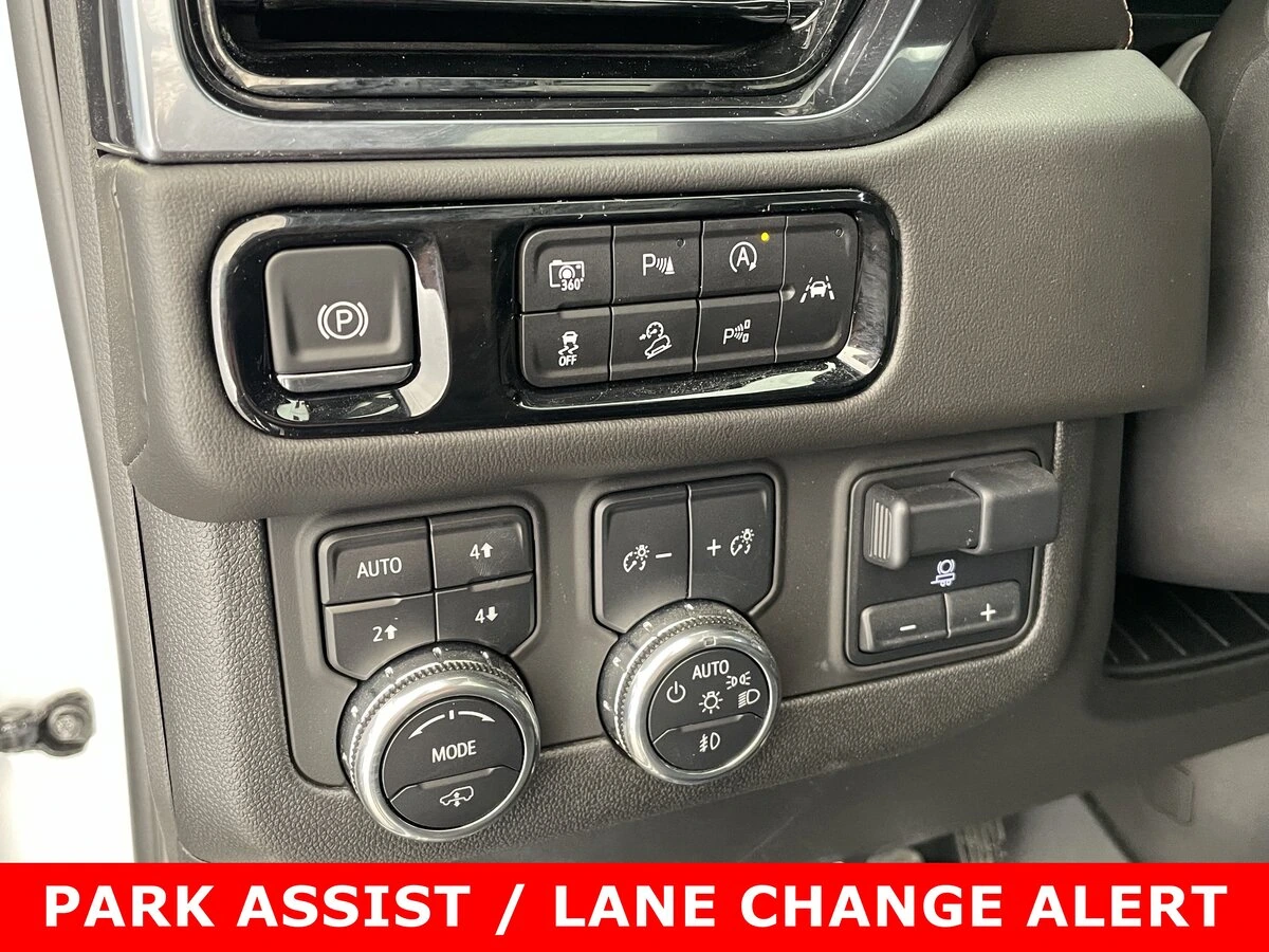 2025 GMC Yukon XL AT4 - Photo 31