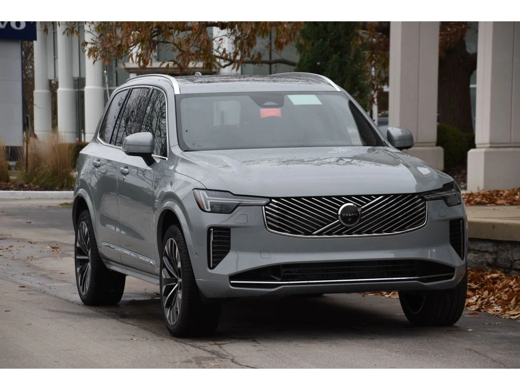 2026 Volvo - image 2